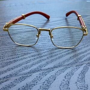 These are very fashionable glasses